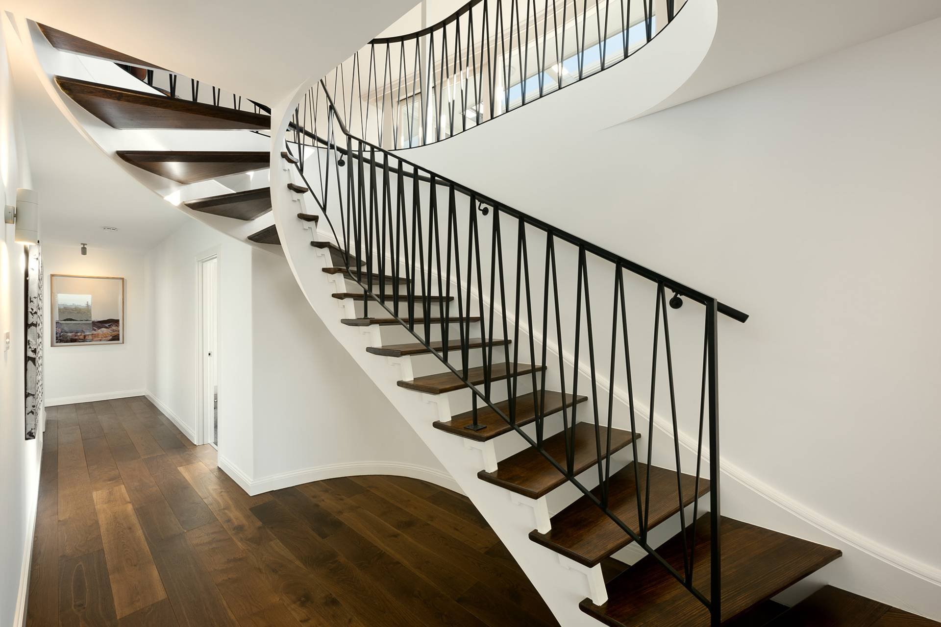 Выбор идеальных перил для лестницы в частном доме: материалы, дизайн, фото и видео фото