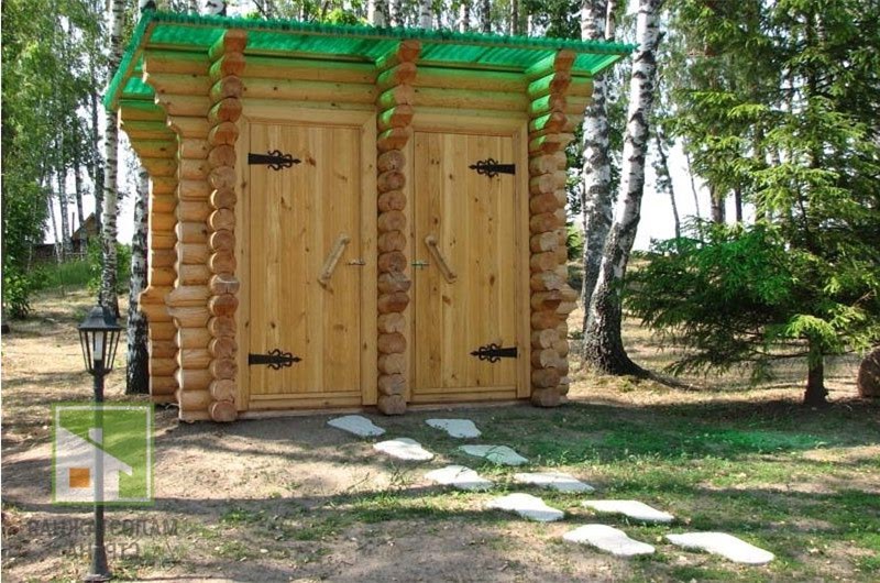 4 вида недорогих деревянных туалетов для дачи: нюансы выбора, примеры на фото фото