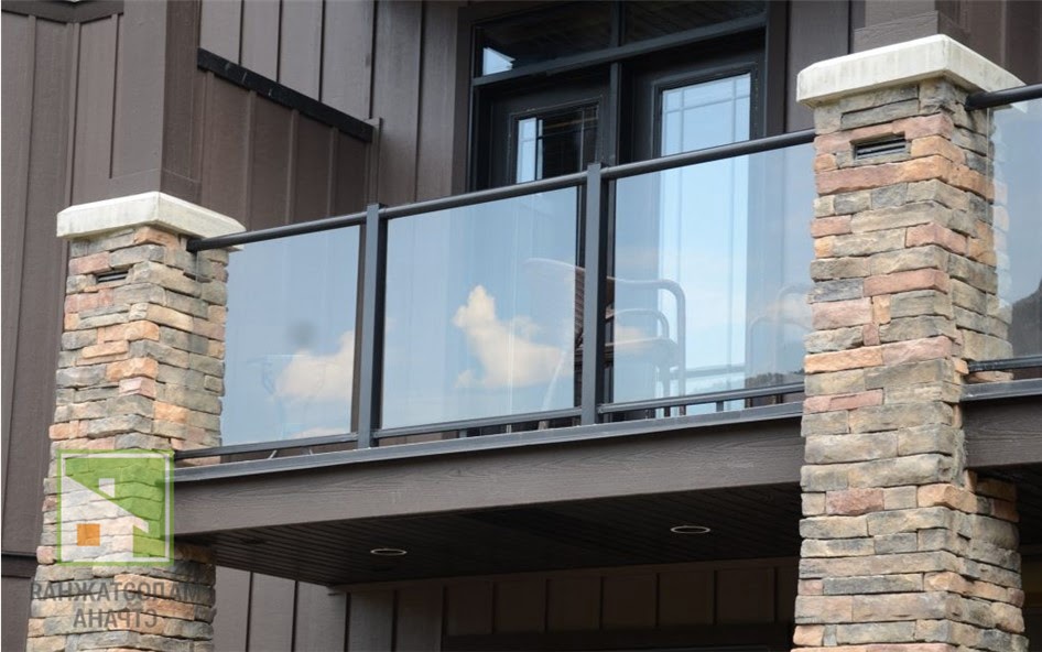 Балконные ограждения: разновидности и требования к конструкциям