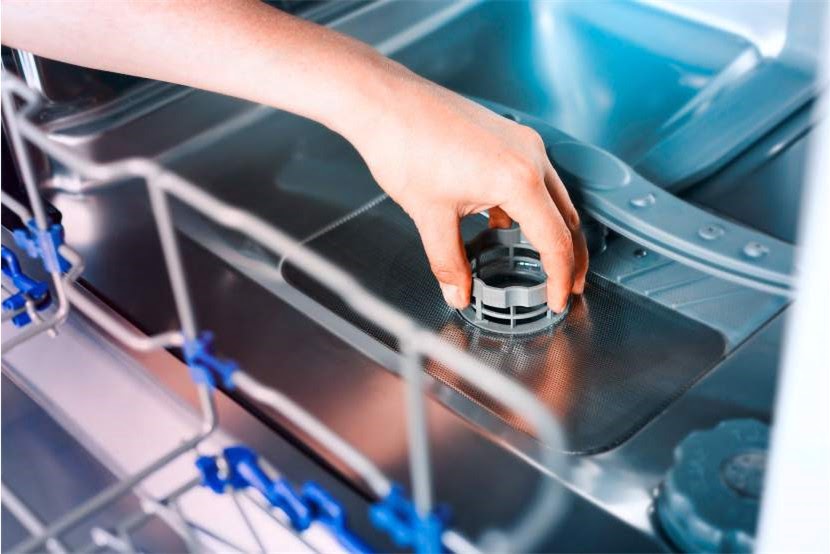 Что делать, если в посудомоечной машине стоит вода: причины проблемы и их исправление фото
