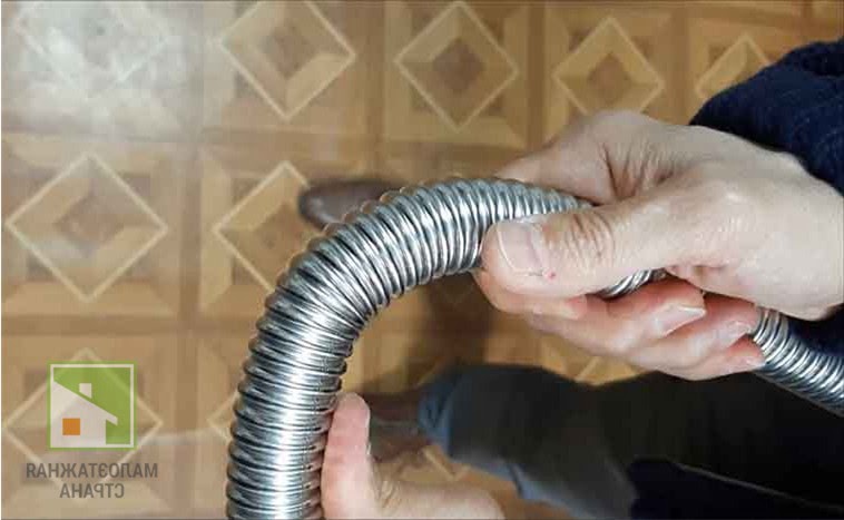 Гофрированная труба из нержавеющей стали для отопления: особенности материала и его использования фото
