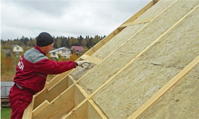 Что нужно учитывать при утеплении крыши частного дома минватой  нюансы укладки материала своими руками
