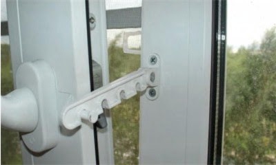 Что собой представляет ограничитель открывания алюминиевого окна, как его установить? фото