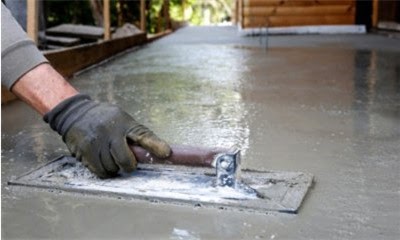 Как правильно провести железнение бетонной отмостки своими руками? фото
