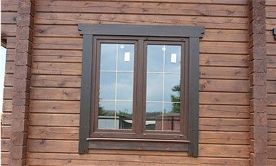 Какие существуют варианты наличников на окна в деревянном доме?