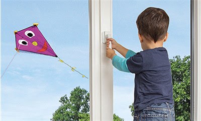 Какой лучше детский замок на окна и как его установить?