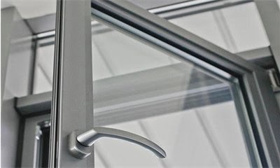 Особенности ручек для алюминиевых окон фото