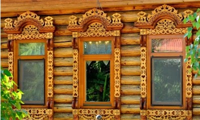 Современные деревянные наличники на окна: виды, требования и правила установки фото