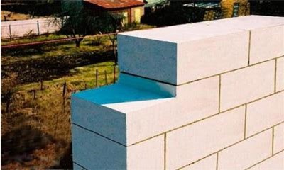 Важная характеристика стенового материала: боятся ли влаги газобетонные блоки? фото