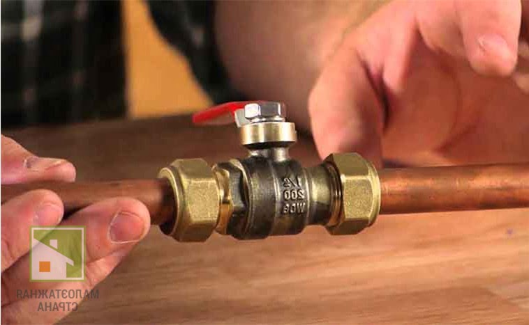 Как врезается кран в металлическую или полипропиленовую трубу без применения сварки