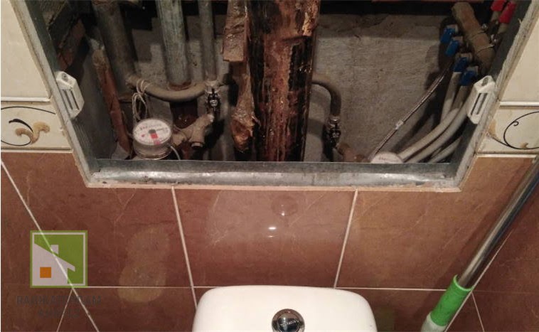 Как закрыть трубы в туалете – основные способы и особенности их применения