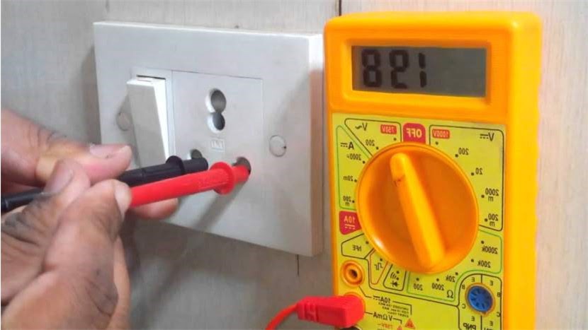 Какой ток в розетке в доме – виды тока, величина тока и напряжения, способы измерения