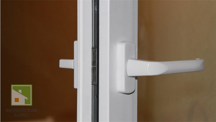 Правила выбора балконной двухсторонней ручки на пластиковую дверь и установка фото