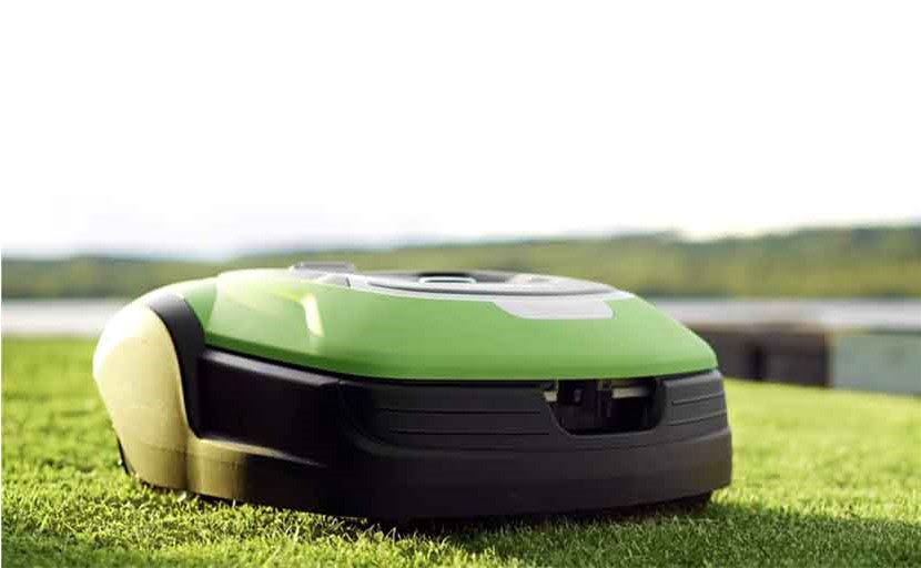 Робот-газонокосилка – «беспилотник» для автоматической стрижки газона фото
