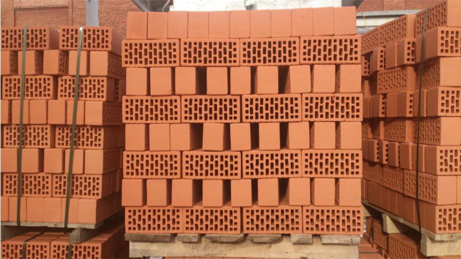 Сколько кирпичей в 1м³ – при складировании и в кладке стен с раствором