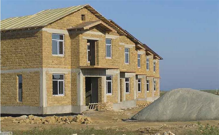 Строительство домов из ракушечника: особенности материала и его использования