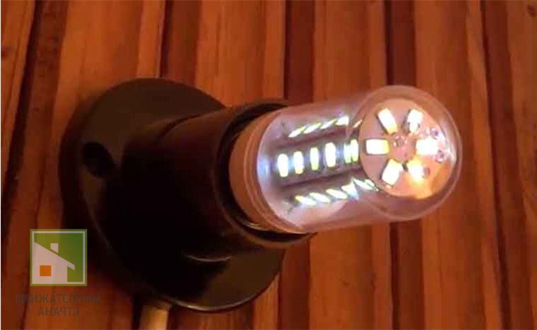Светодиодная лампа тускло горит после выключения: причины явления