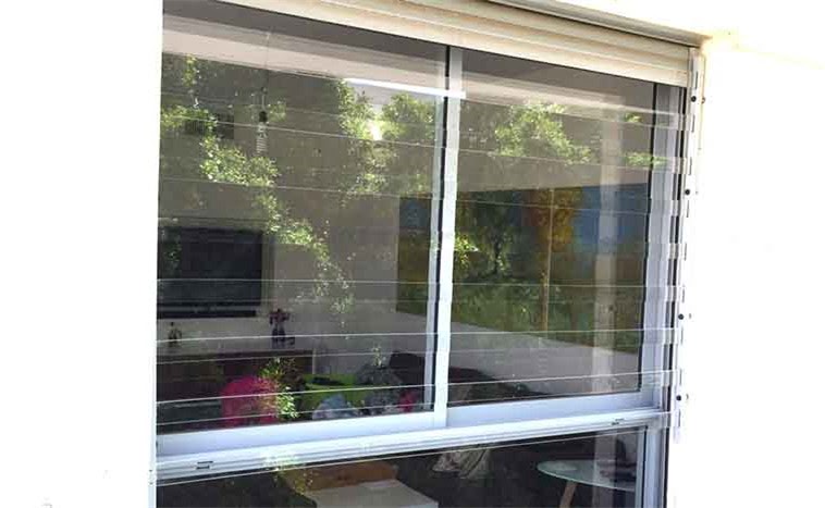 Технические особенности прозрачных решеток на окна из листового поликарбоната фото