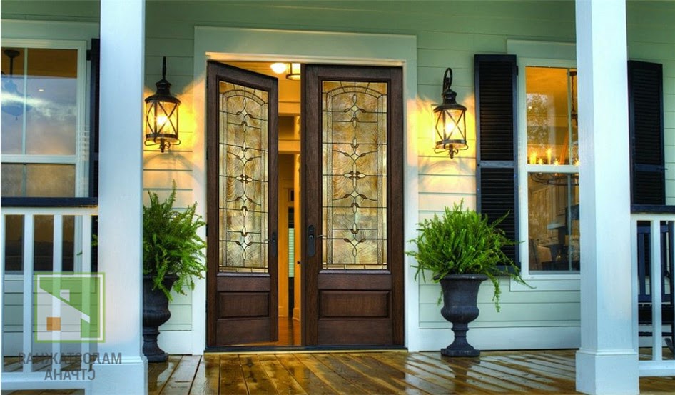 Выбор двери в частный дом: материалы, детали конструкции и дизайн фото